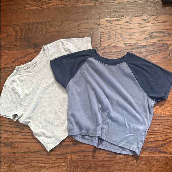 Hollister women’s Two-Pack Gray and Blue baby T-Shirts size large great deal - Picture 1 of 8